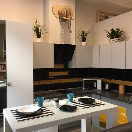 Chic & New In The Heart Of Apartment *