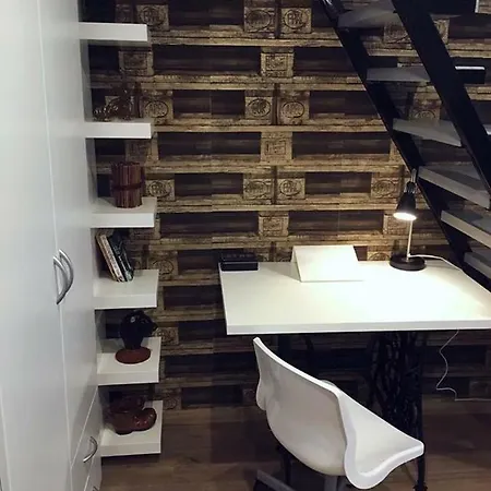 Apartment Chic & New In The Heart Of Budapest